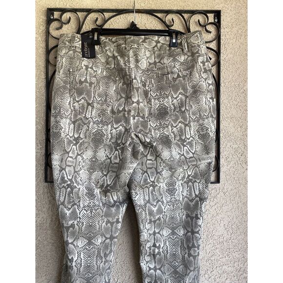 Lane Bryant snake print skinny jeans - size 20 - brown/tan - Picture 5 of 9